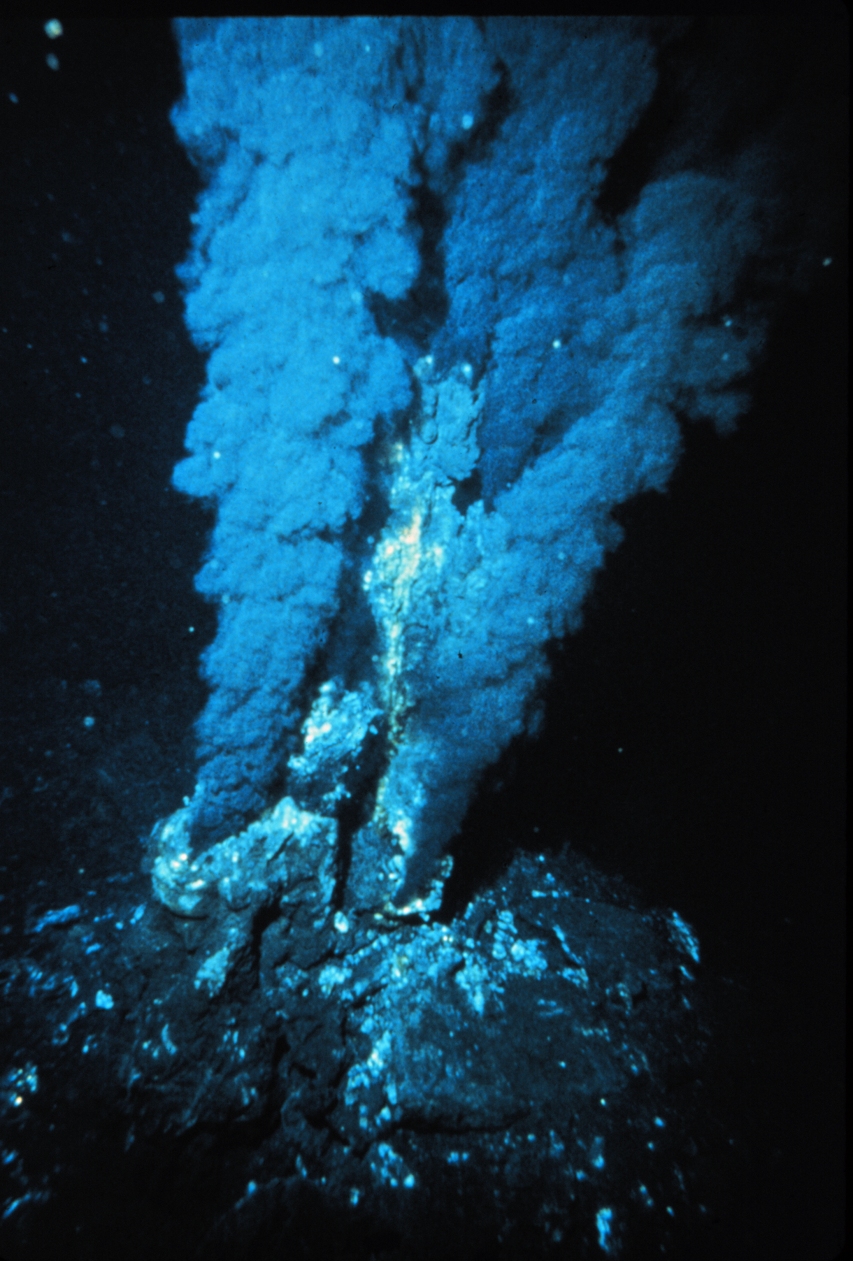 Inactive hydrothermal vents in the spotlight